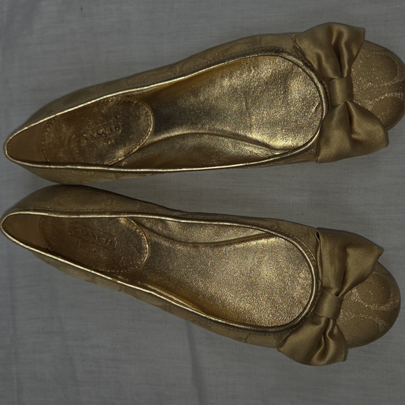 COACH Gold Flats With Bow Size 7.5 7 1/2 - Picture 4 of 15